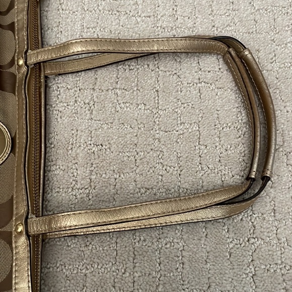 Coach Gold tote bag - Picture 4 of 14
